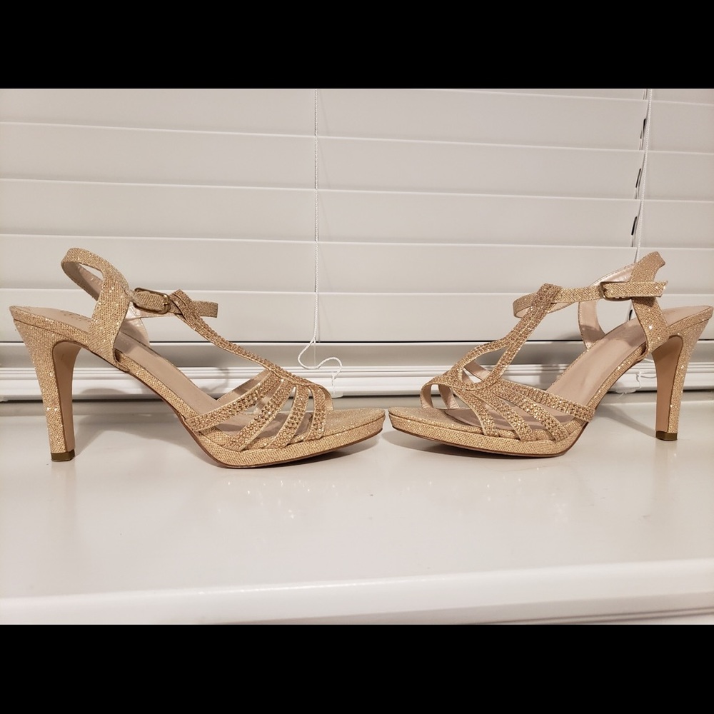 Shoes - Picture 2 of 3